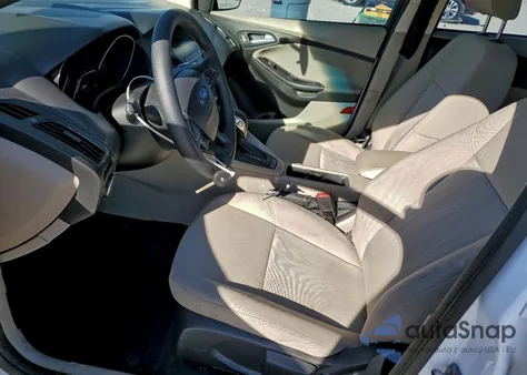 2018 Ford Focus Se z USA, uszkodzony, nr VIN 1FADP3F2XJL311979